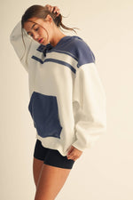 940BK Lari Hooded Sweatshirt 3