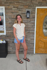 CUFFED SLEEVE BUTTON DOWN LIGHTWEIGHT TOP